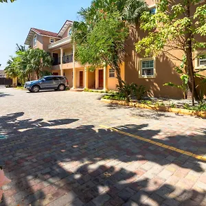  Apartment Cozy, Upscale Centrally Located In Kgn 6 Jamaica