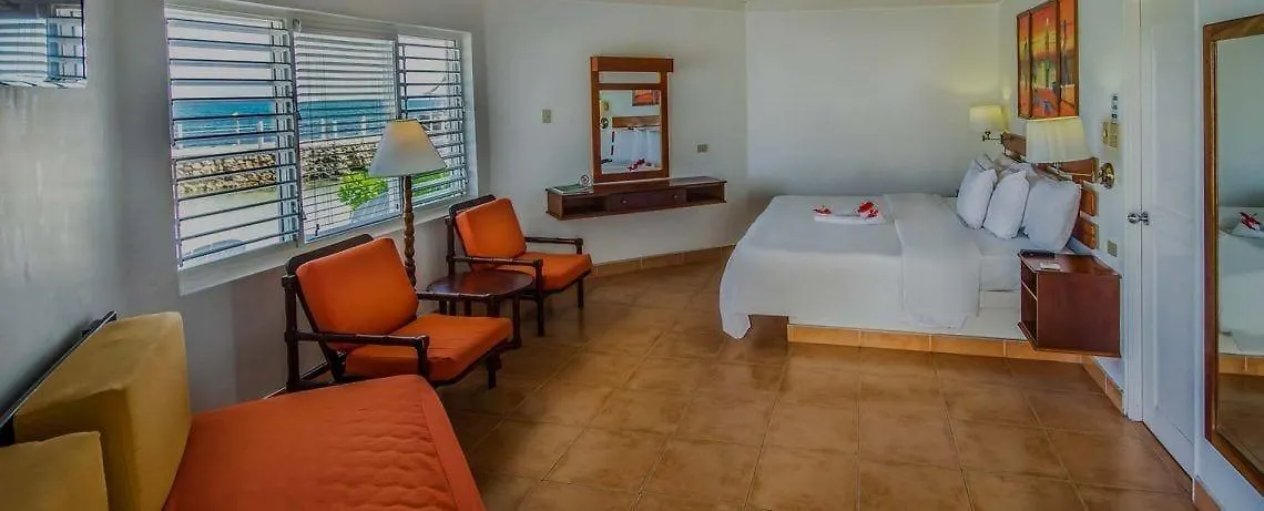 Decameron Club Caribbean Runaway Bay, Ramada All-Inclusive Resort 3*,