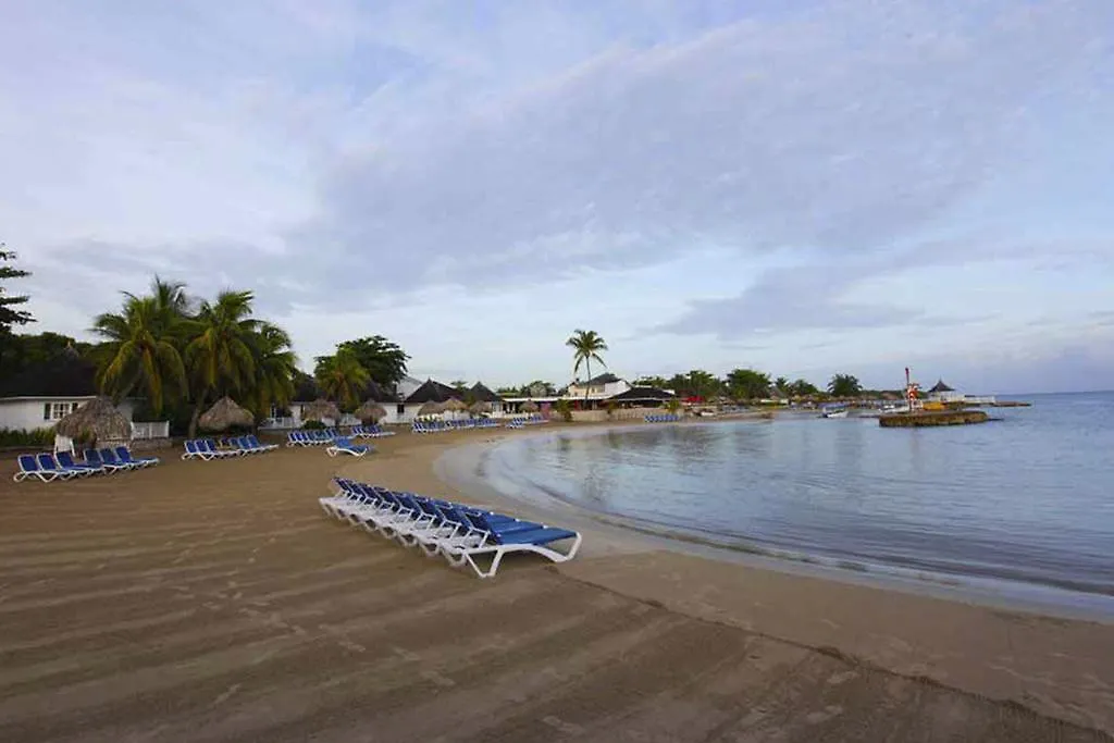 Decameron Club Caribbean Runaway Bay, Ramada All-Inclusive Resort 3*,