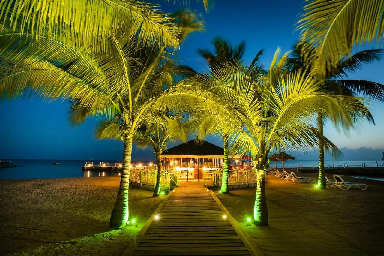 Decameron Club Caribbean Runaway Bay, Ramada All-Inclusive Resort