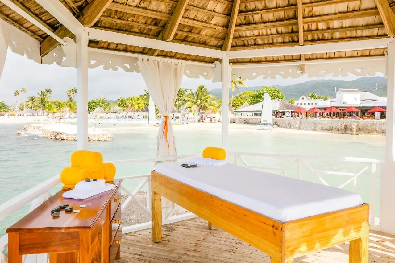 Decameron Club Caribbean Runaway Bay, Ramada All-Inclusive Resort